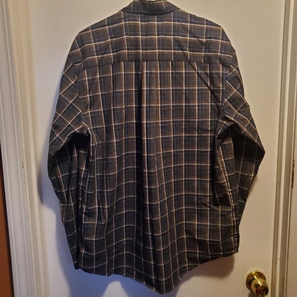 Van Heusen Button Down long sleeve - Picture 3 of 3
